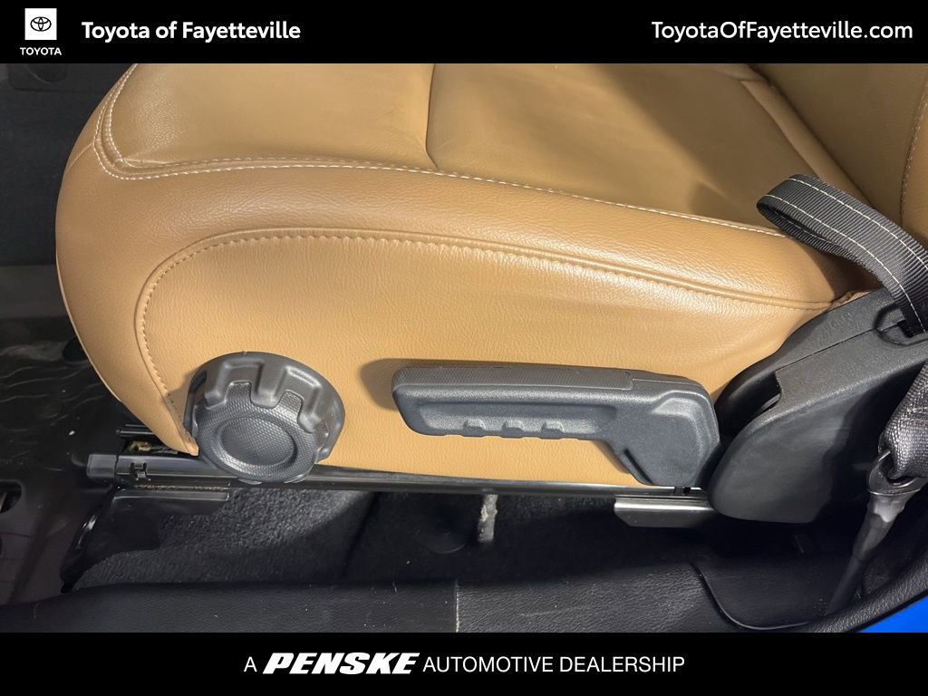 Used 2023 Jeep Gladiator Rubicon w/ LED Lighting Group AWD/4WD image 18