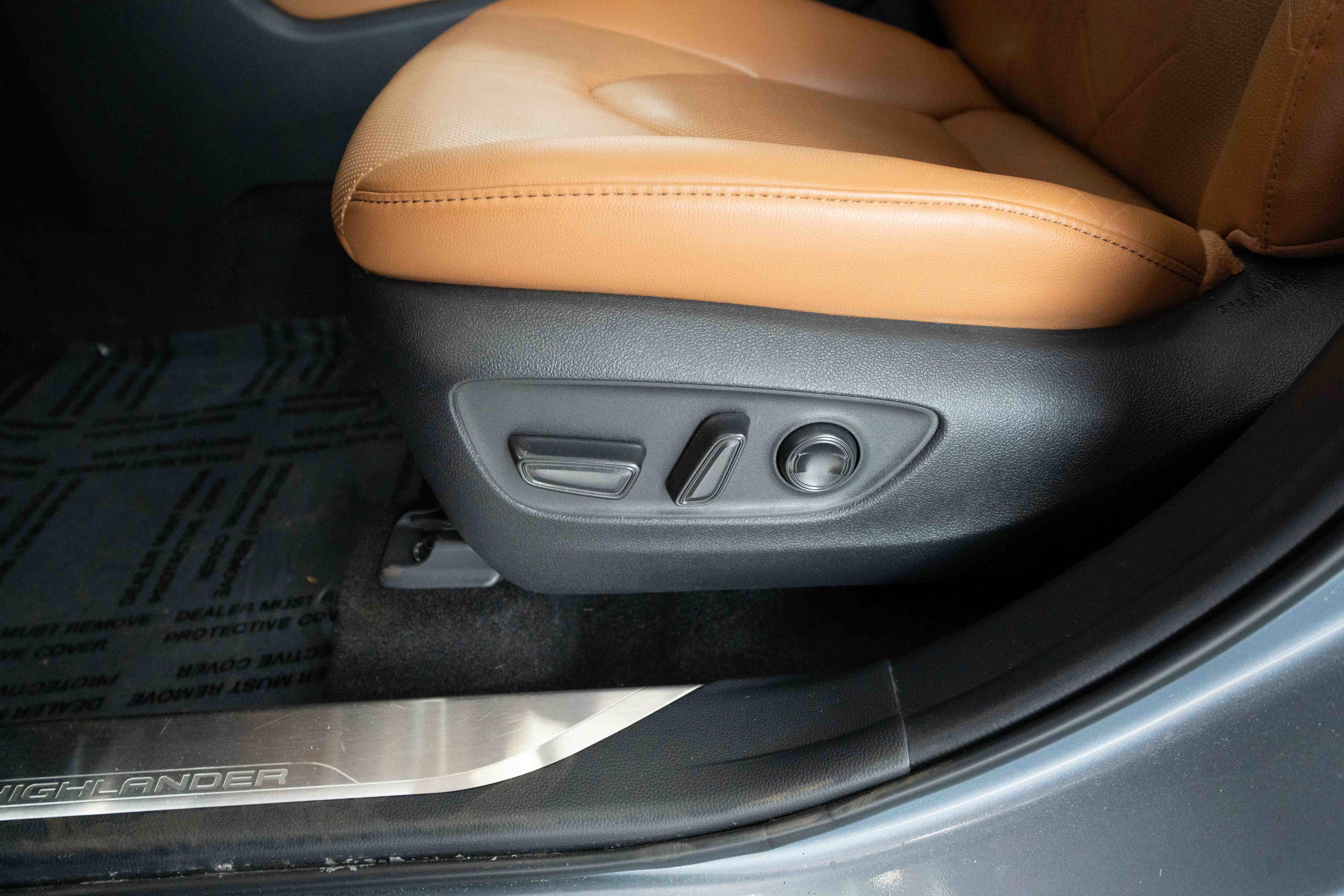 Used 2023 Toyota Highlander Platinum AWD/4WD image 12