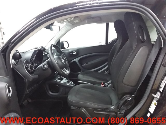 Used 2016 smart fortwo passion RWD image 10