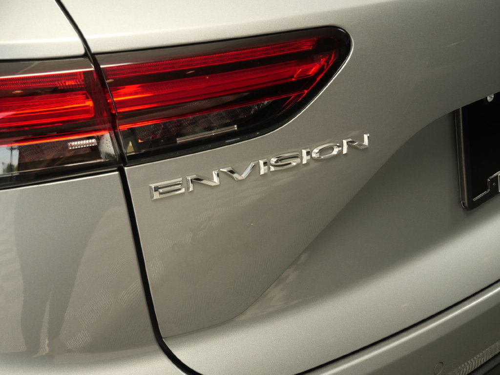 Used 2023 Buick Envision Essence FWD image 9