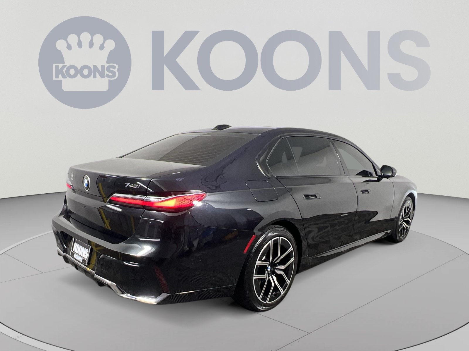 Used 2024 BMW 740i xDrive AWD/4WD image 11