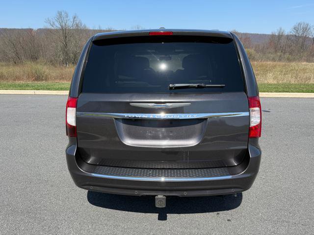 Used 2015 Chrysler Town & Country Limited Platinum w/ Trailer Tow Group FWD image 7