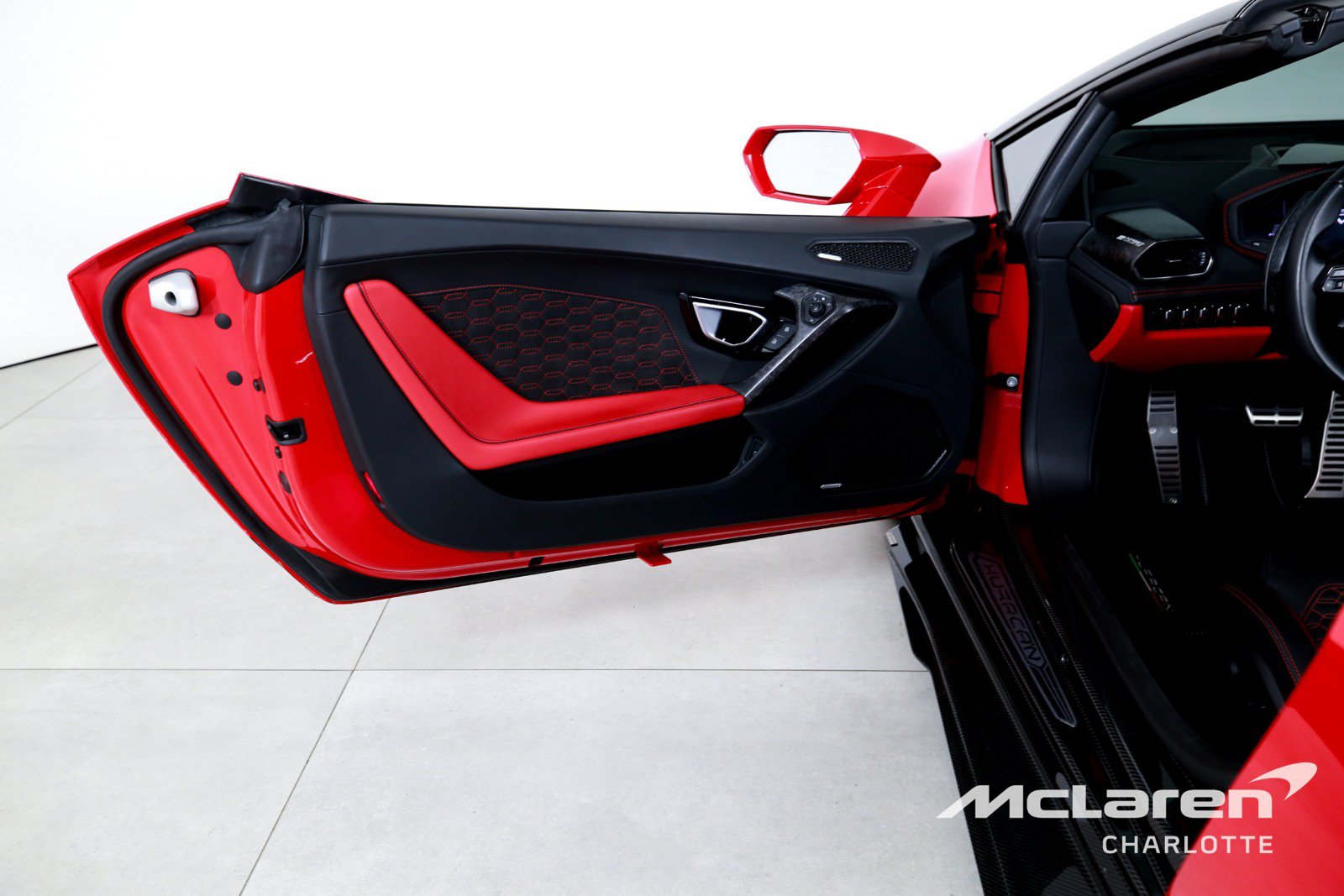Used 2020 Lamborghini Huracan EVO AWD/4WD image 11