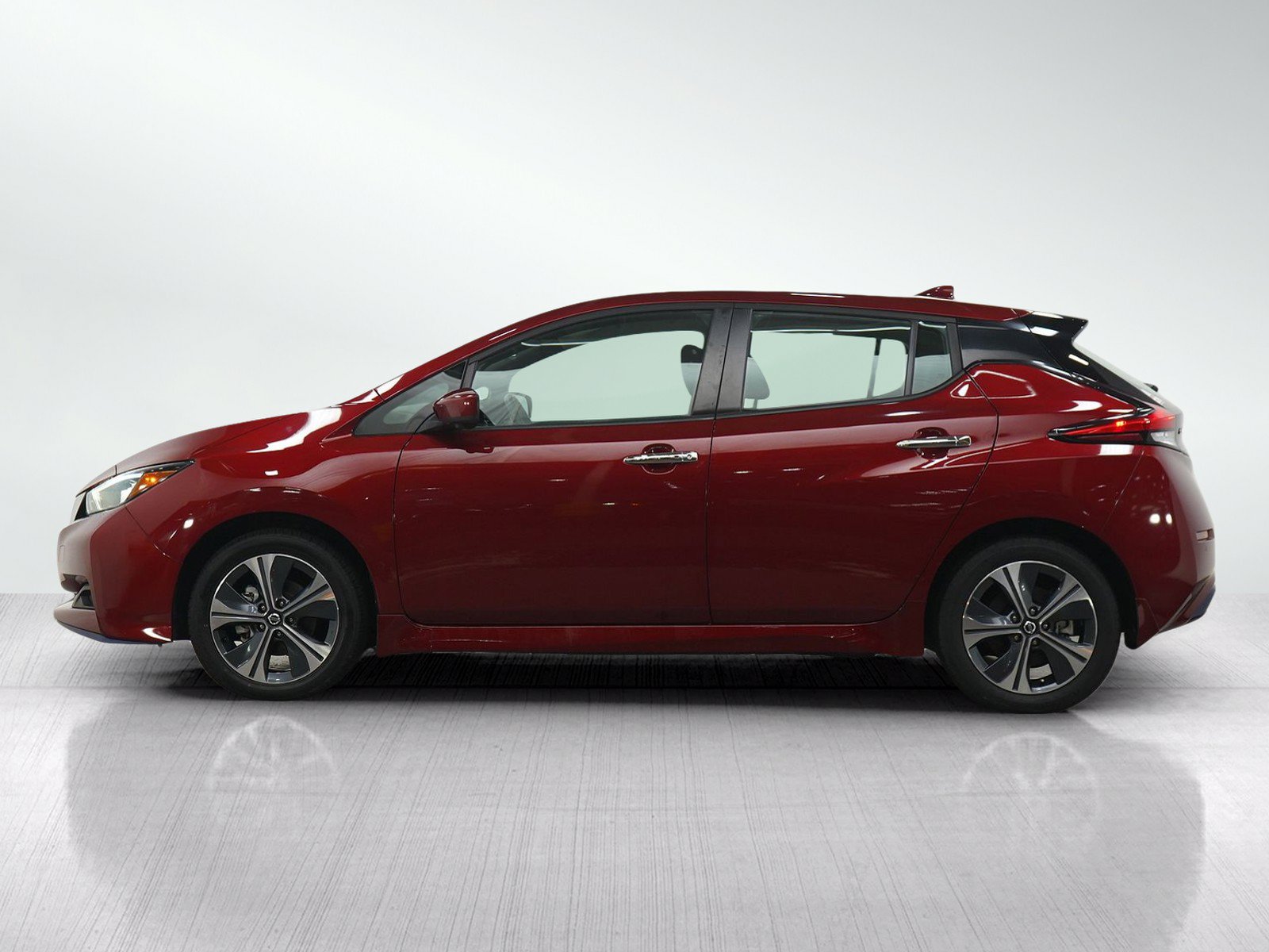 Used 2020 Nissan Leaf SV Plus w/ SV Plus Technology Package FWD image 2