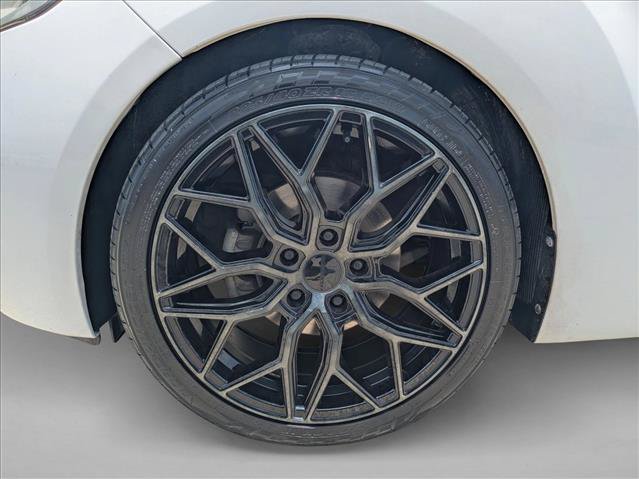 Used 2016 Hyundai Veloster w/ Option Group 02 FWD image 23