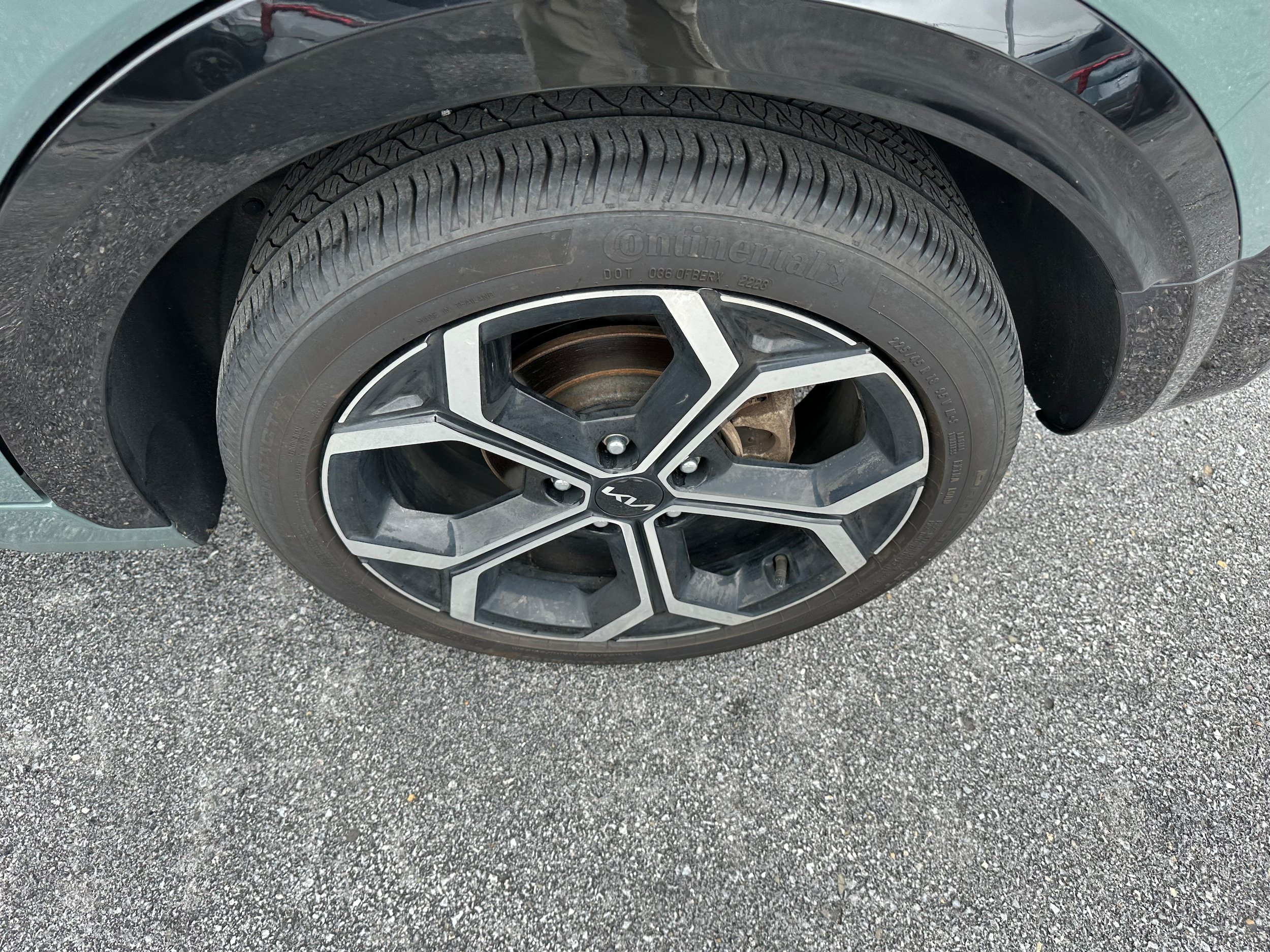 Used 2024 Kia Niro EX Touring FWD image 9
