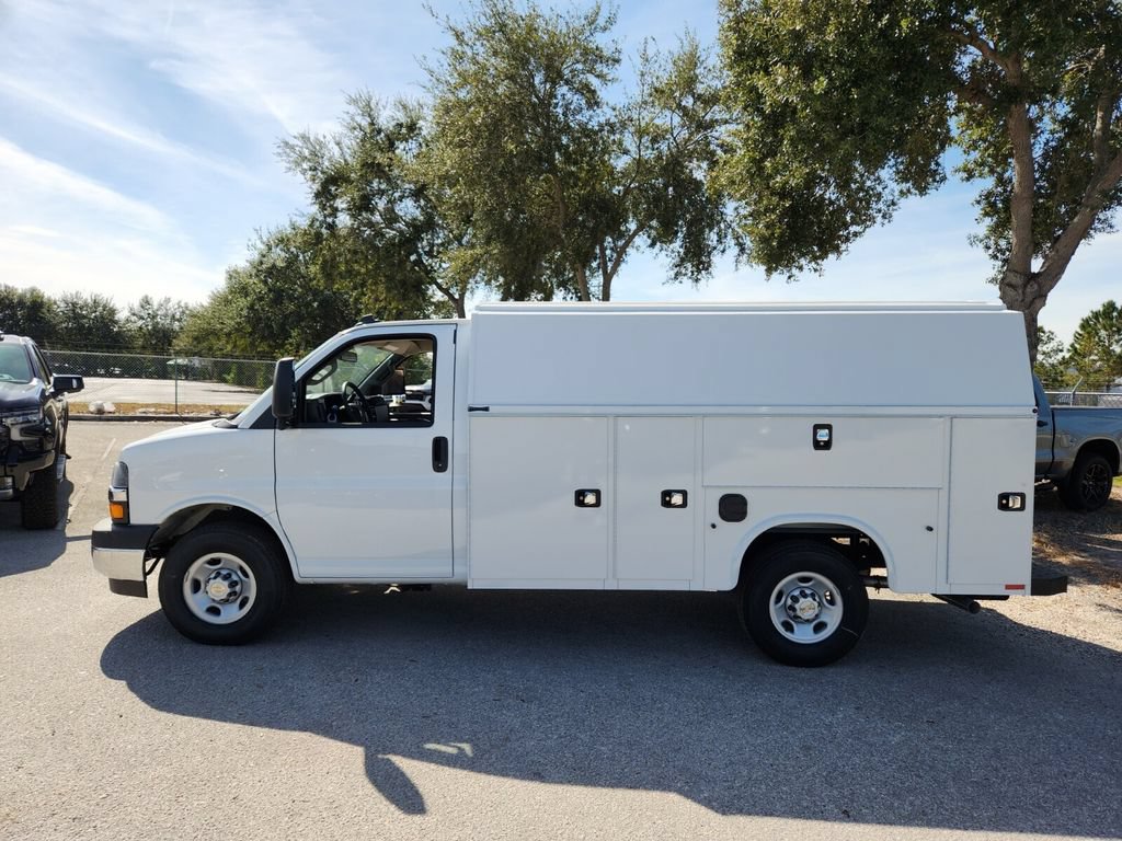 New 2025 Chevrolet Express 3500 w/ Power Convenience Package RWD image 5