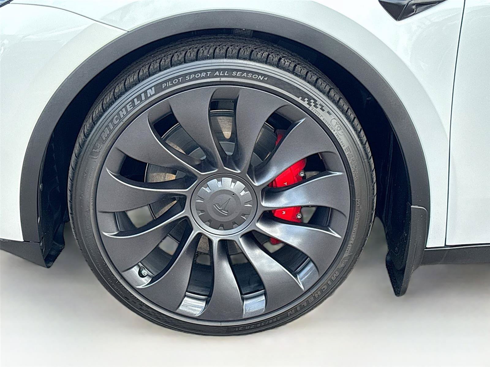 Used 2023 Tesla Model Y Performance AWD/4WD image 29