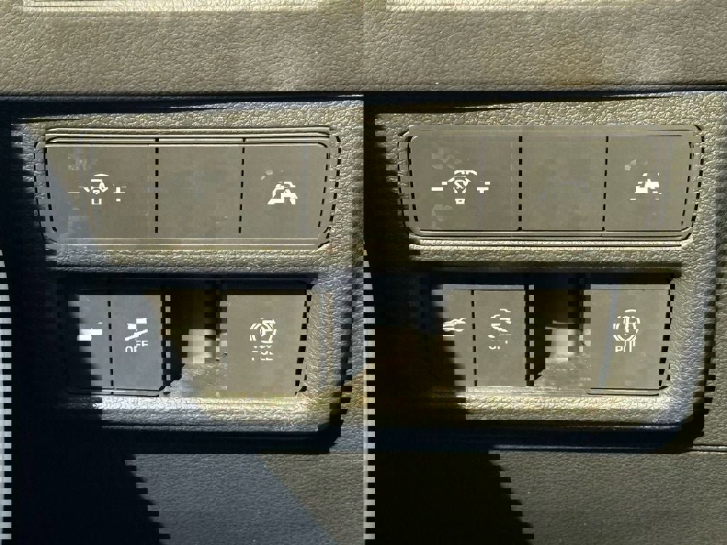 Used 2022 Hyundai Sonata Limited w/ Preferred Accessory Package image 19