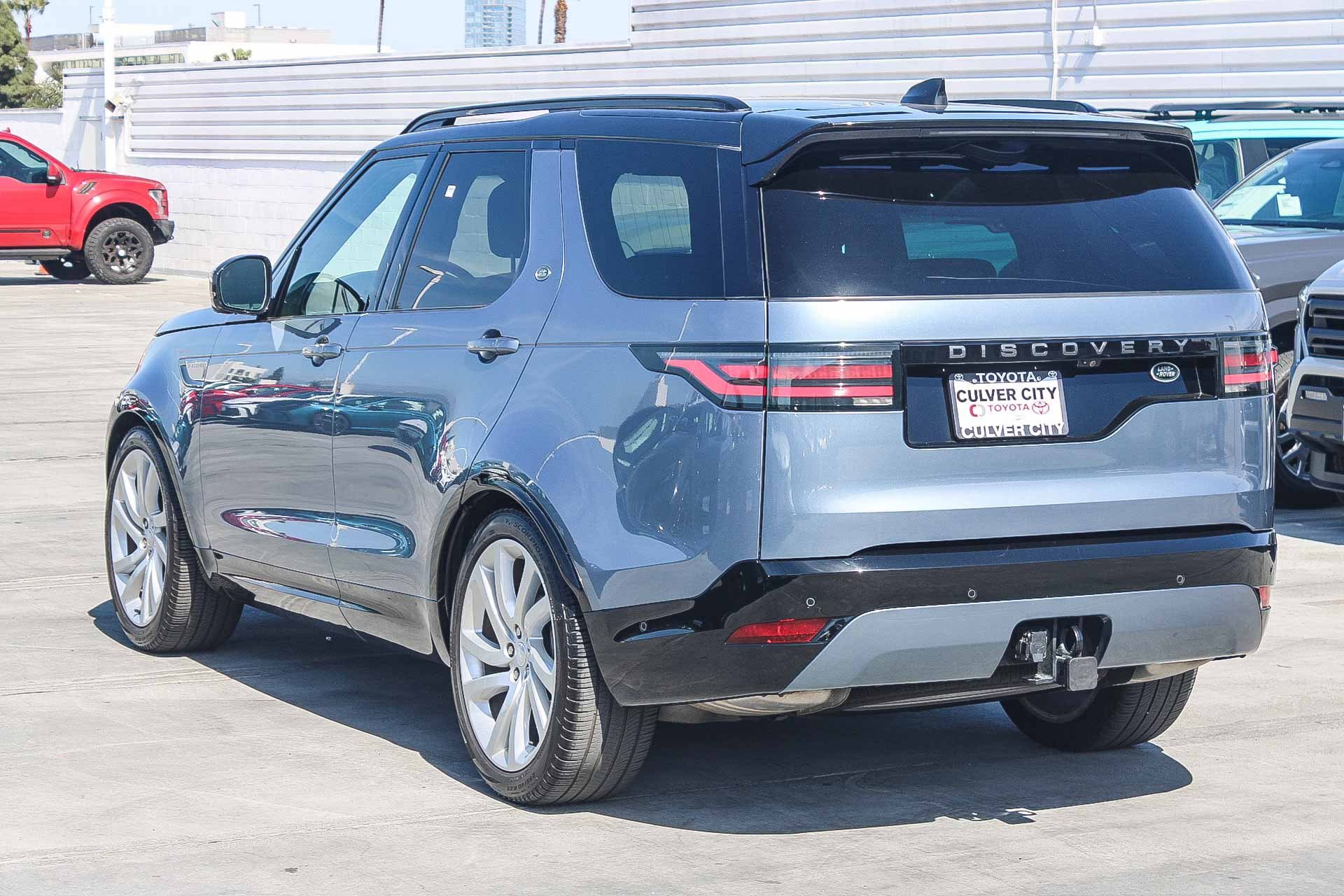 Used 2023 Land Rover Discovery S R-Dynamic image 7