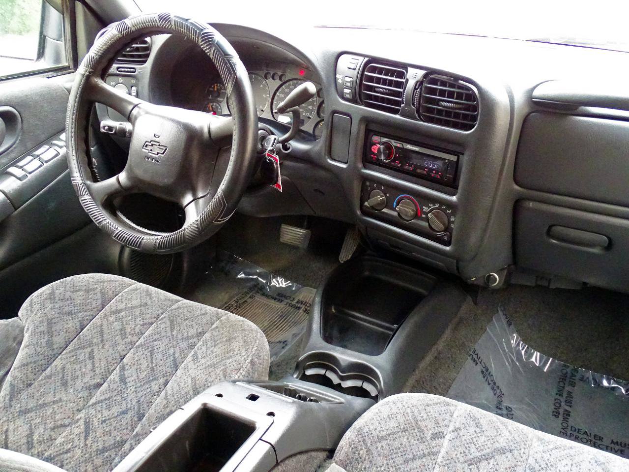 Used 2001 Chevrolet S10 Pickup LS AWD/4WD image 19