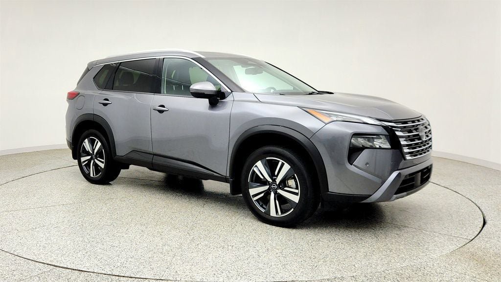 Used 2025 Nissan Rogue SL w/ Tech Package AWD/4WD image 3