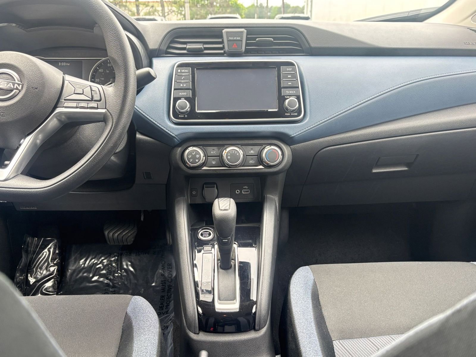 Used 2025 Nissan Versa SV FWD image 17