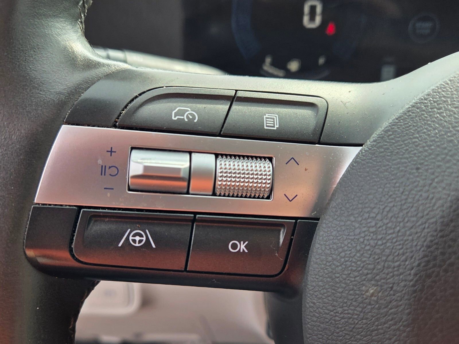 Used 2024 Hyundai Kona SEL image 23