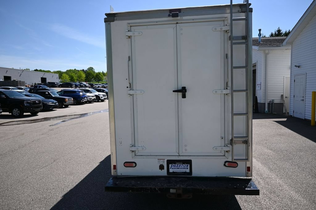 Used 2022 Ford E-350 and Econoline 350 Super Duty w/ Power Windows & Locks Group RWD image 11