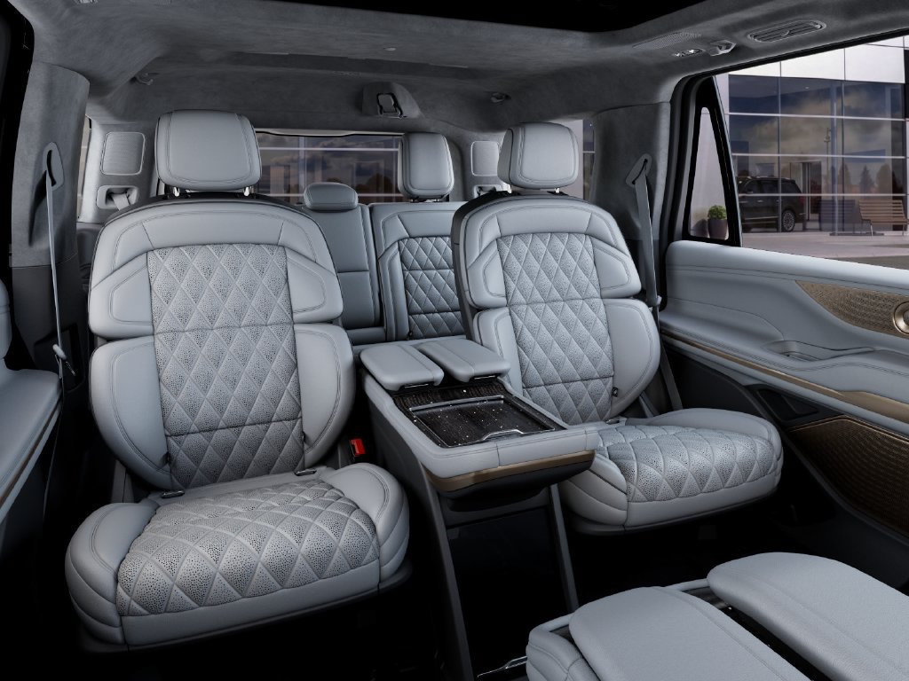 New 2027 Lincoln Navigator Black Label w/ Black Label Special Edition AWD/4WD image 11