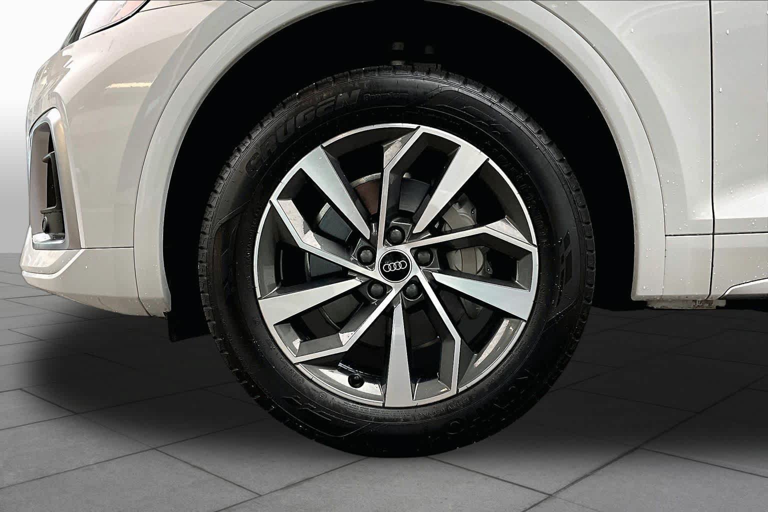 Certified 2024 Audi Q5 2.0T Premium Plus w/ Premium Plus Package AWD/4WD image 11