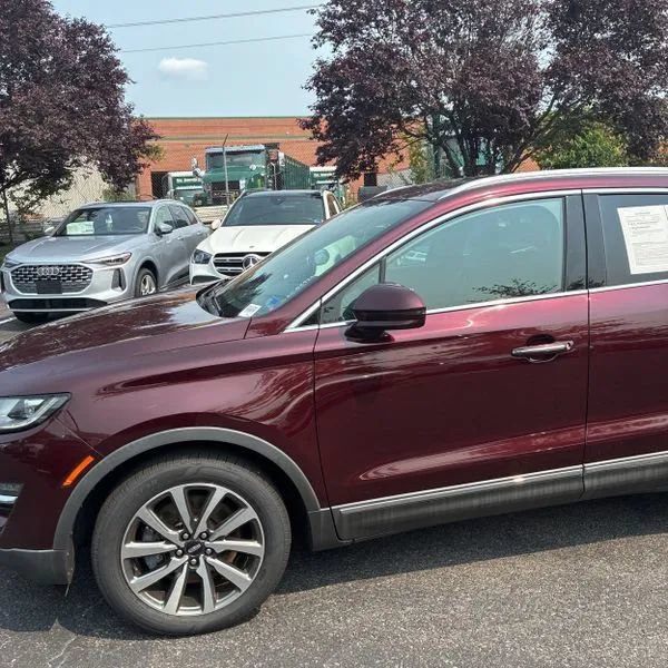 Used 2019 Lincoln MKC Reserve AWD/4WD image 2