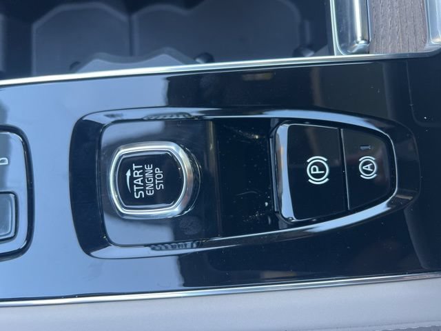 New 2026 Volvo XC90 B6 Core w/ Protection Package AWD/4WD image 17