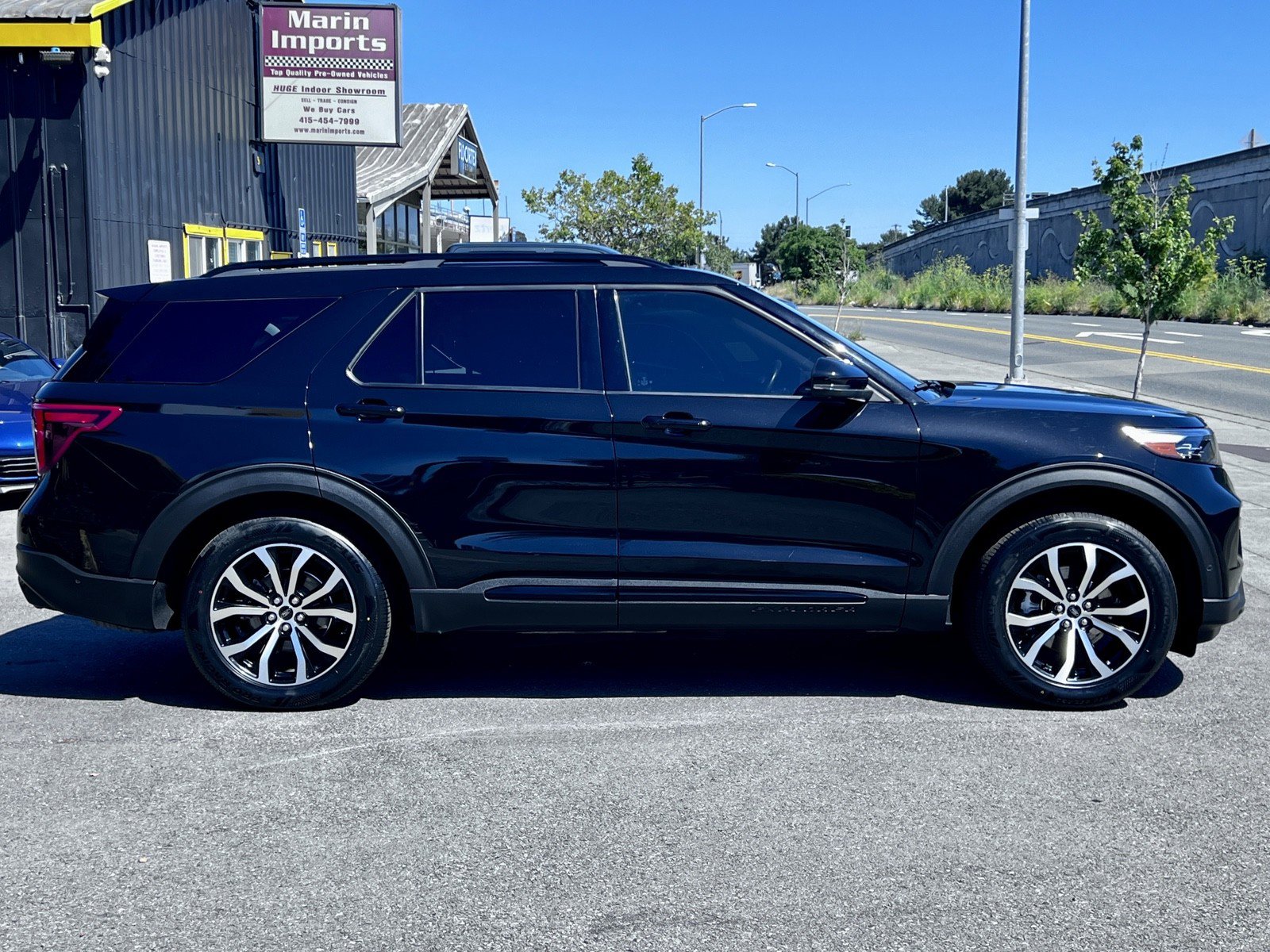 Used 2020 Ford Explorer ST w/ Premium Technology Package AWD/4WD image 4