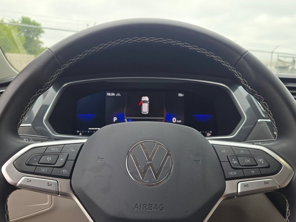 Used 2022 Volkswagen Tiguan SE AWD/4WD image 36