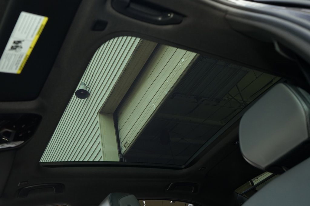 Used 2024 BMW i5 M60 w/ Executive Package image 21