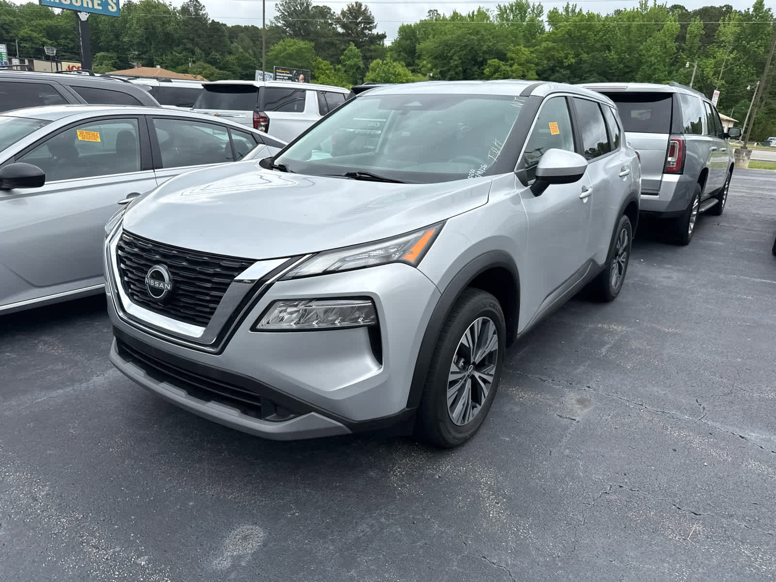 Used 2023 Nissan Rogue SV FWD image 5