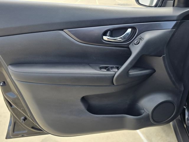 Used 2019 Nissan Rogue SV image 20