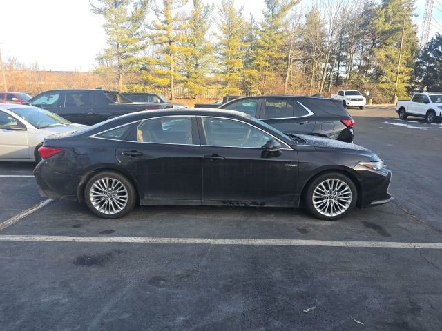 Used 2020 Toyota Avalon Limited image 8