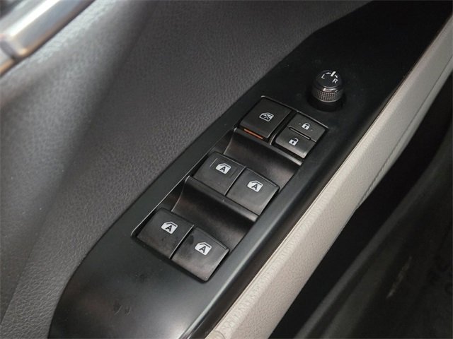 Used 2018 Toyota Camry SE image 37