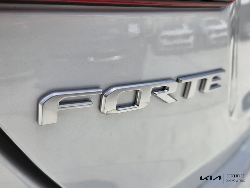 Certified 2022 Kia Forte GT-Line FWD image 15