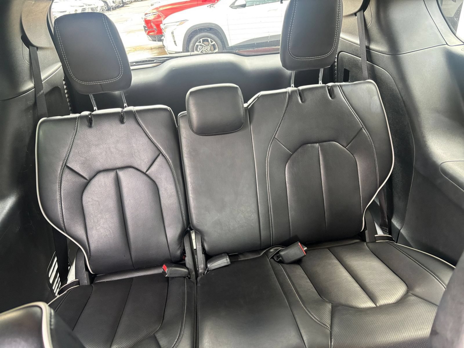 Used 2025 Chrysler Pacifica Limited FWD image 32