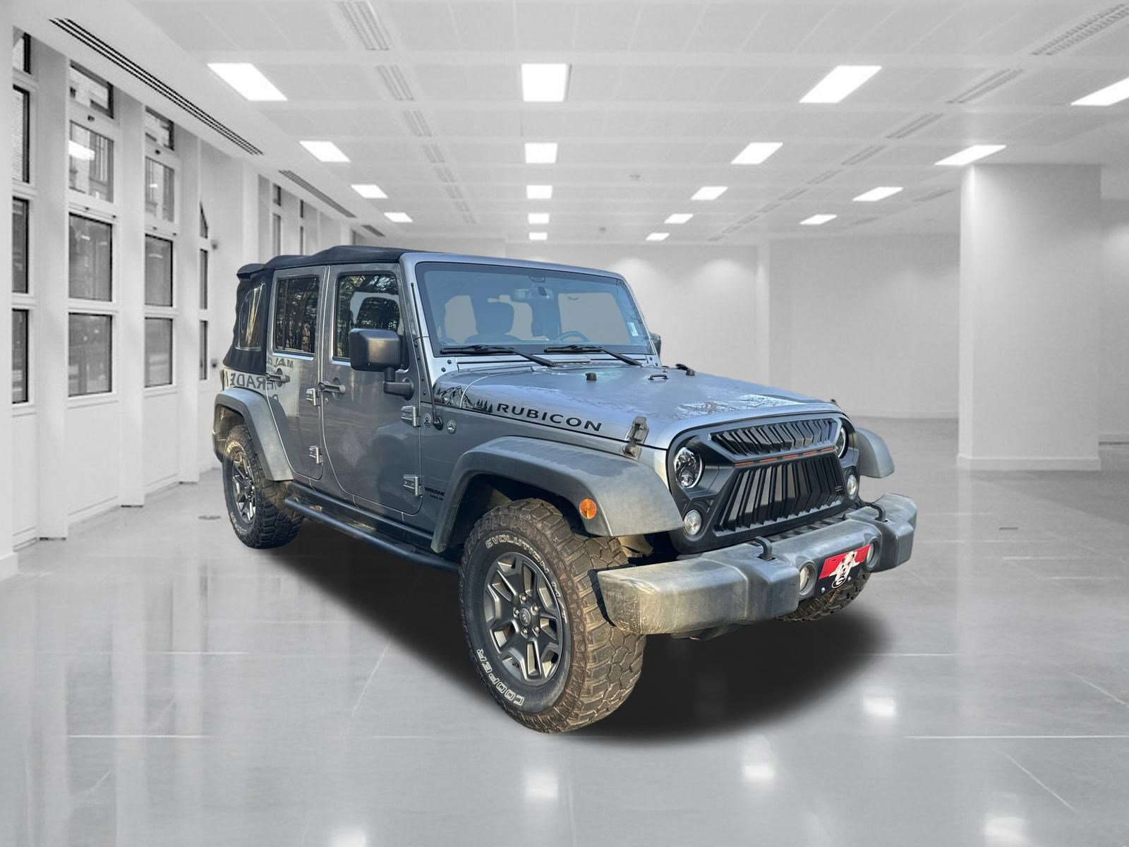 Used 2015 Jeep Wrangler Unlimited Rubicon w/ Connectivity Group image 3