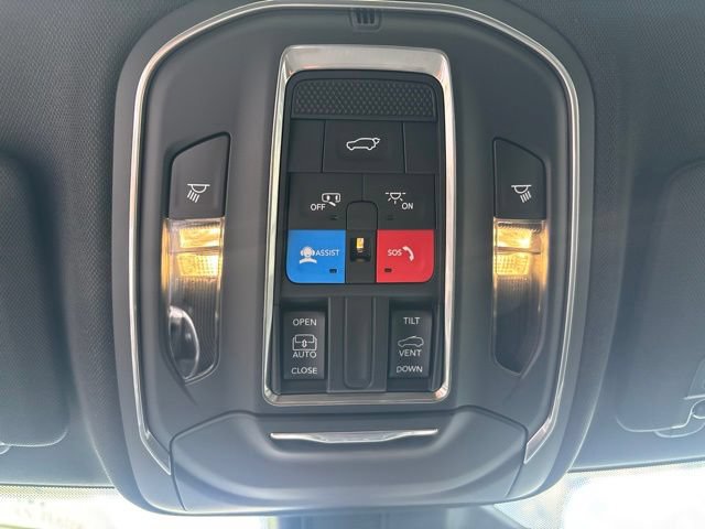 New 2026 Jeep Grand Cherokee Altitude AWD/4WD image 37