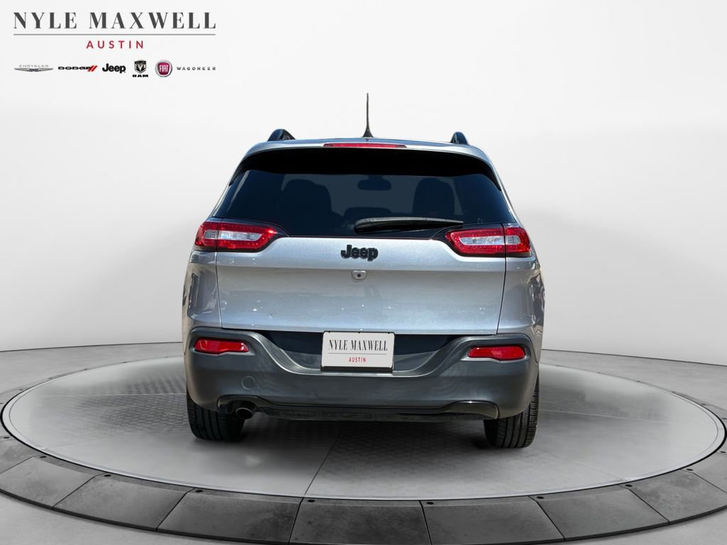 Used 2018 Jeep Cherokee Latitude w/ Altitude Package FWD image 15