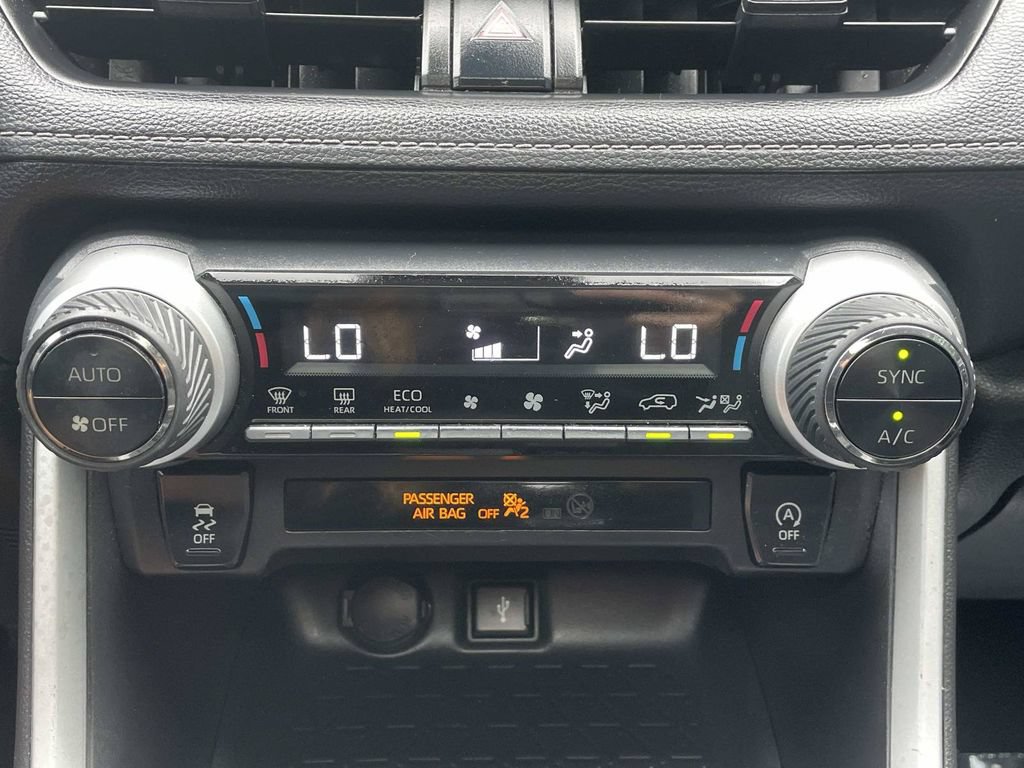 Used 2022 Toyota RAV4 XLE w/ Convenience Package FWD image 40