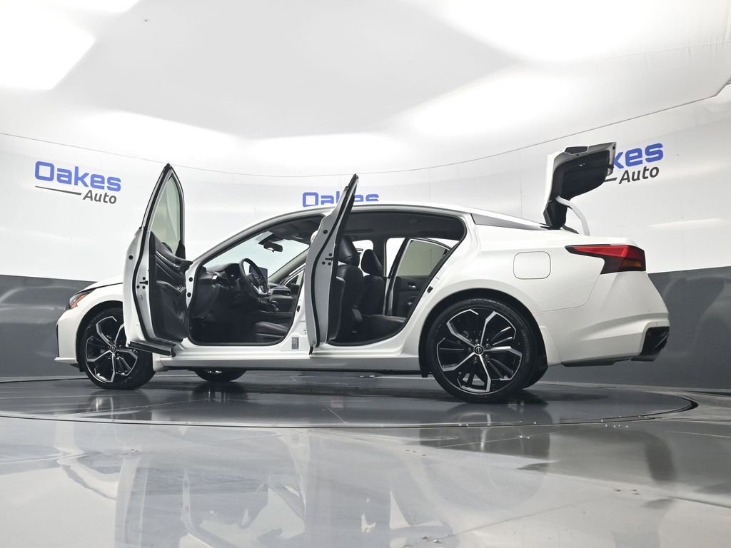 Used 2024 Nissan Altima 2.5 SR w/ SR Premium Package image 60