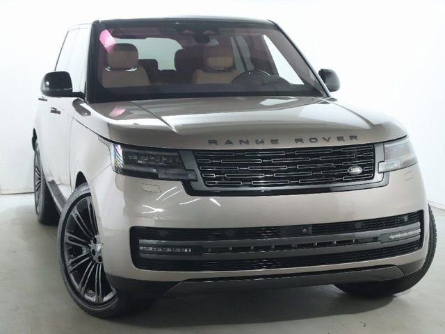Used 2023 Land Rover Range Rover SE image 2