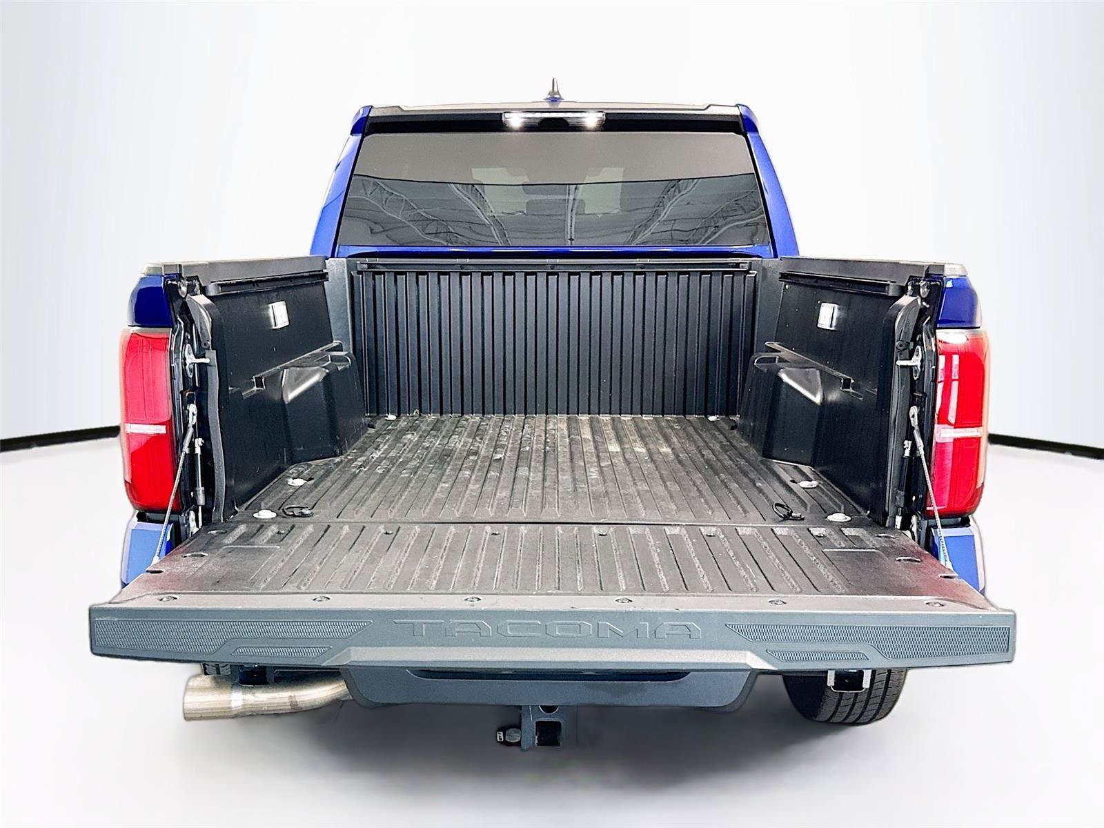 Used 2025 Toyota Tacoma SR5 RWD image 19
