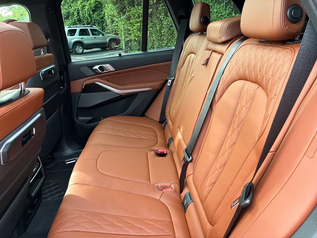 New 2026 BMW X5 xDrive40i w/ M Sport Package AWD/4WD image 19