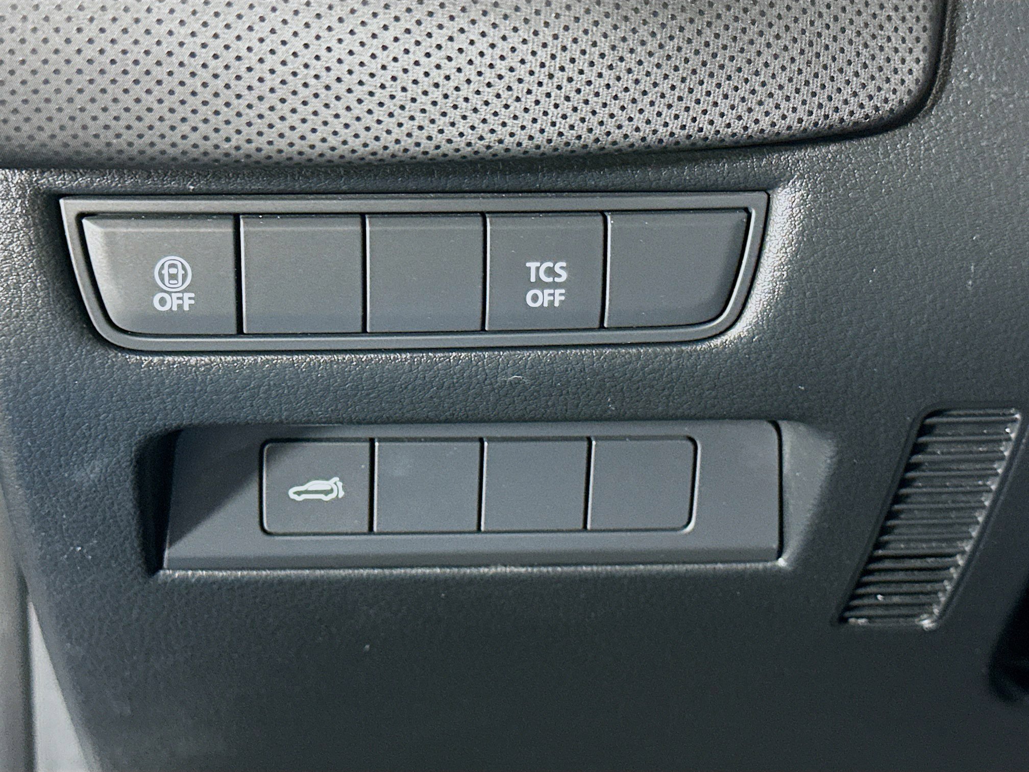 Used 2025 MAZDA CX-50 AWD 2.5 S w/ Premium Package image 17