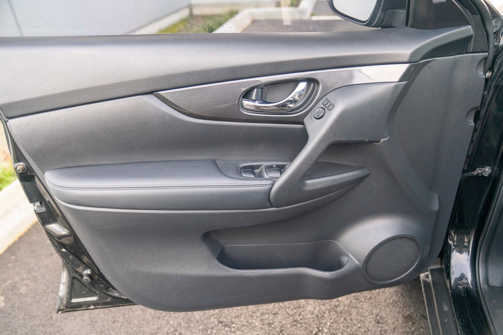 Used 2019 Nissan Rogue SV image 10