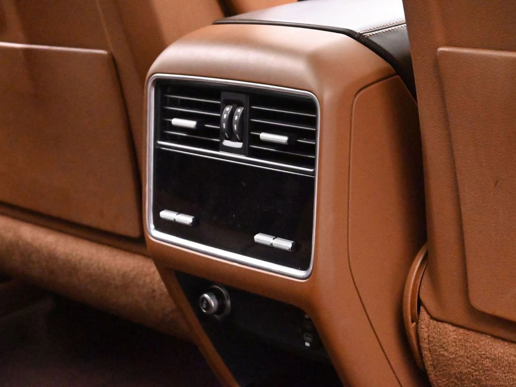 Used 2021 Porsche Cayenne Turbo w/ Premium Package Plus image 26