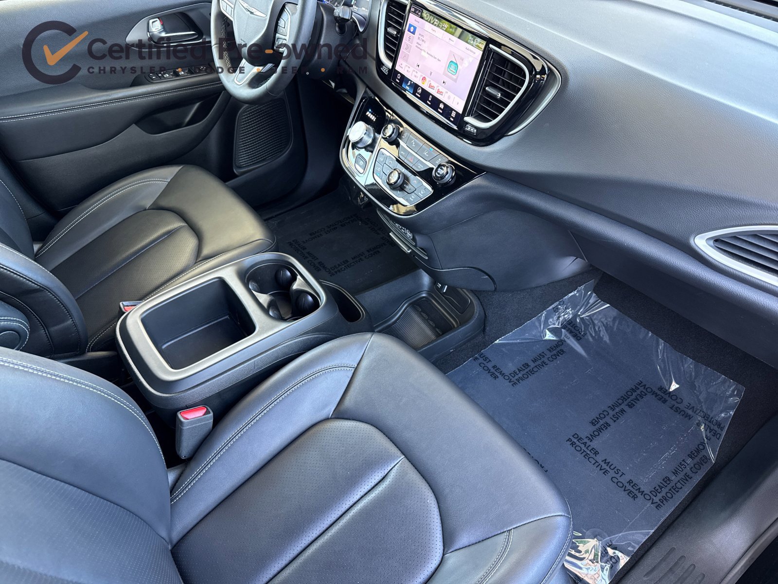 Certified 2025 Chrysler Pacifica Select FWD image 18