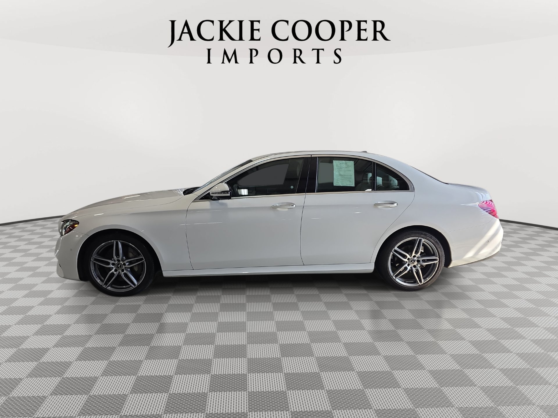 Used 2020 Mercedes-Benz E 350 4MATIC Sedan image 8