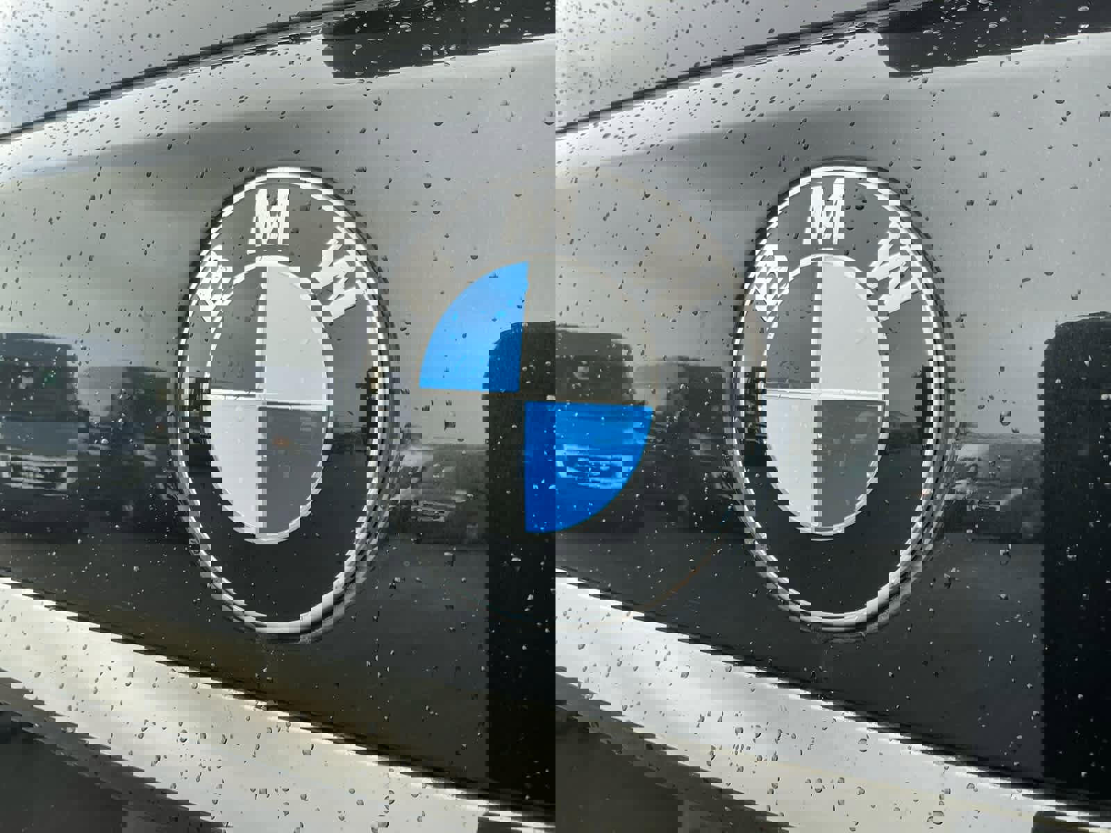 Used 2022 BMW X7 M50i image 16