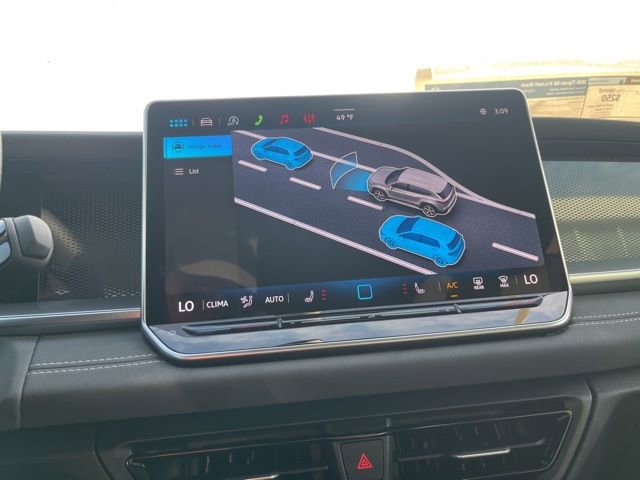 New 2026 Volkswagen Tiguan SE R-Line FWD image 15