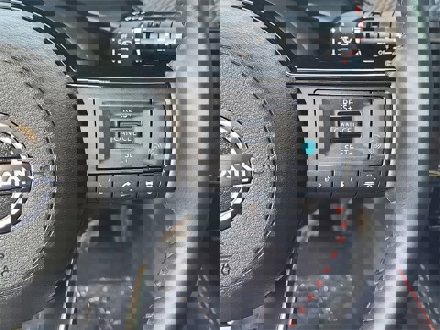 Certified 2025 Nissan Kicks SR image 21