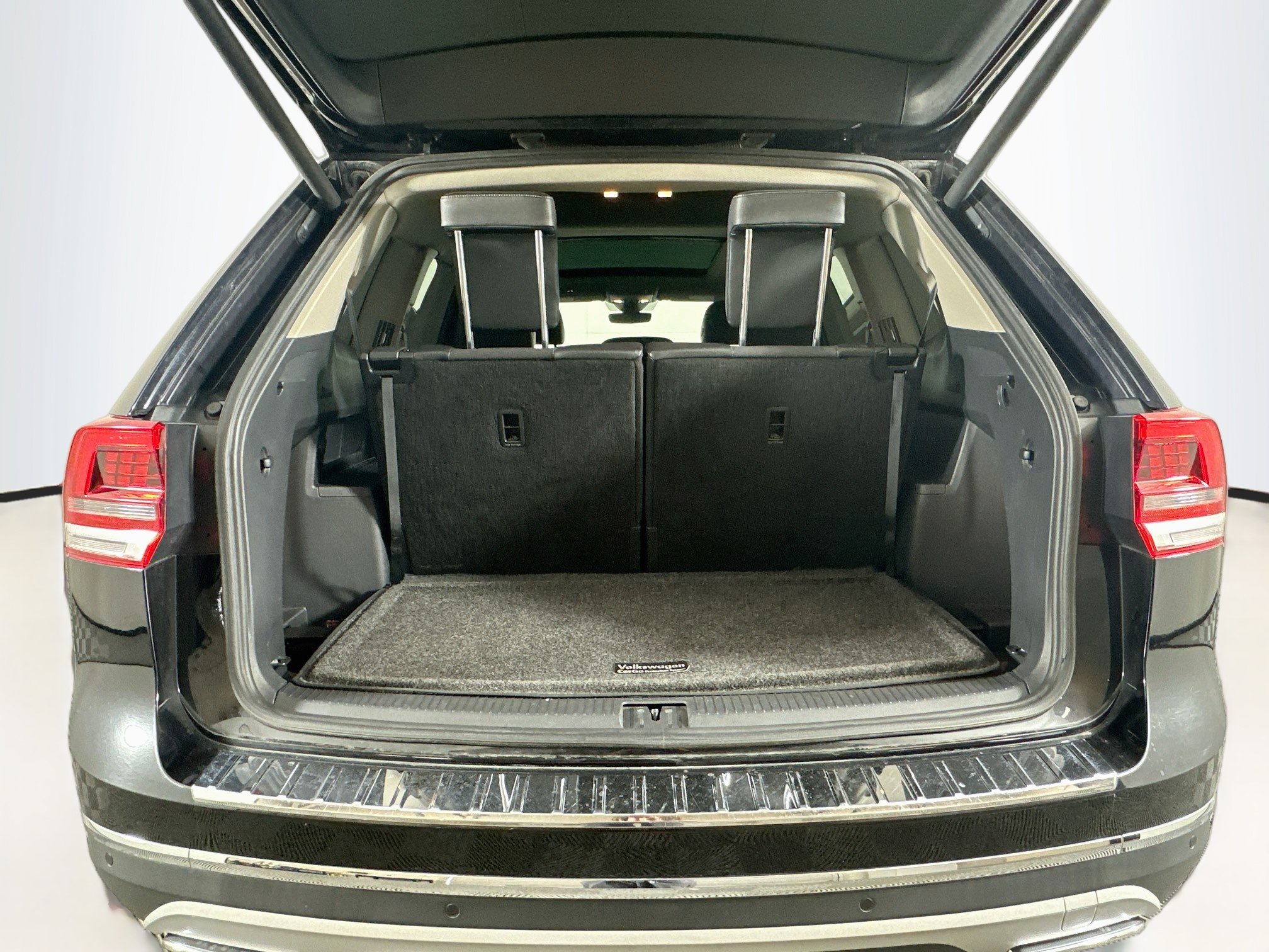 Used 2019 Volkswagen Atlas SEL FWD image 31
