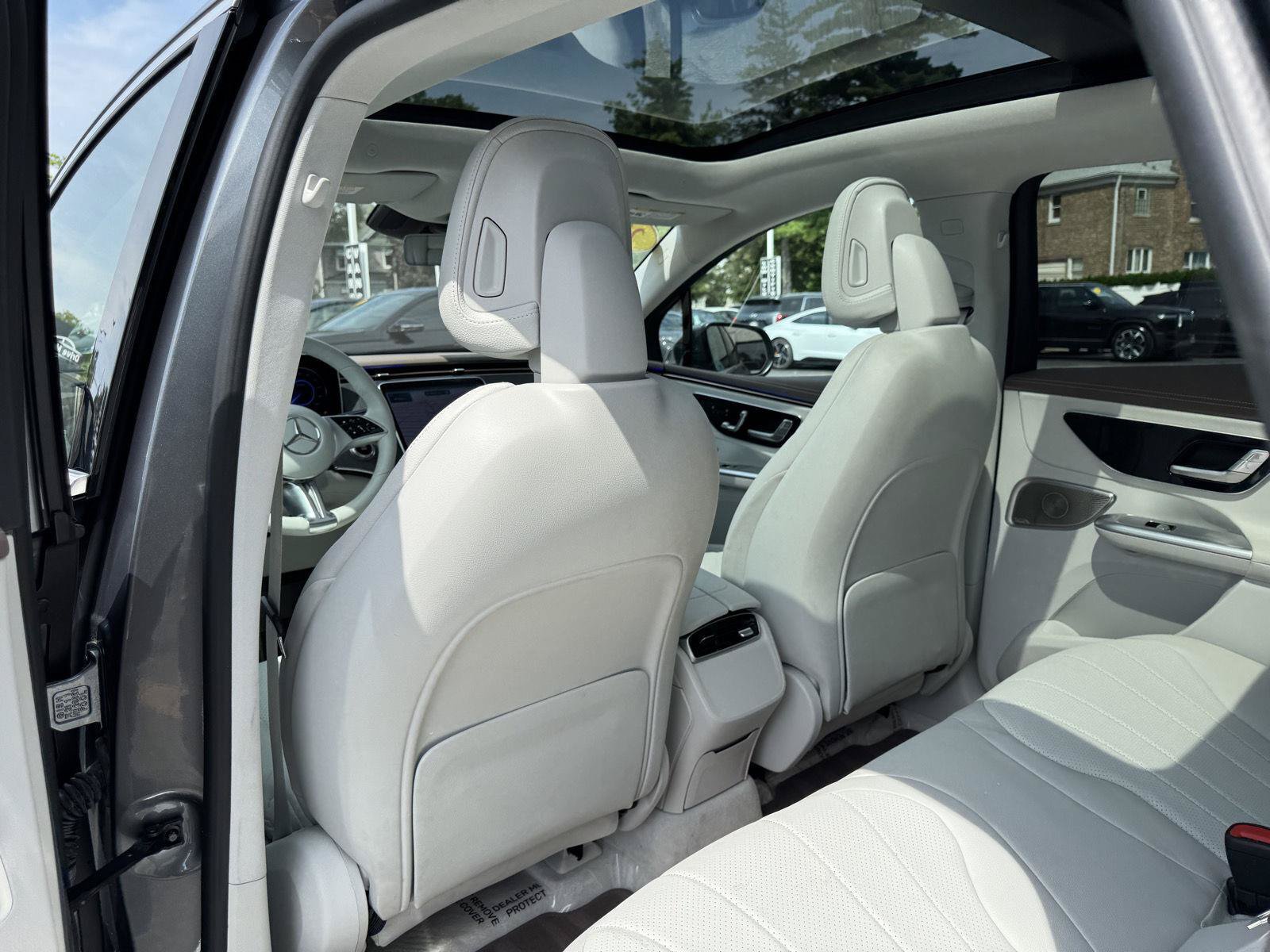 Used 2023 Mercedes-Benz EQE 350+ SUV w/ Exclusive Trim Package image 31